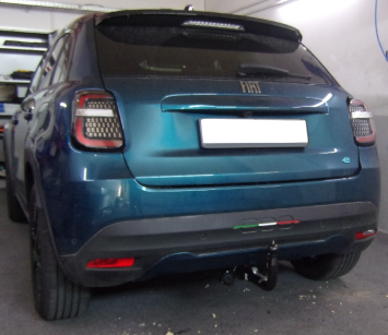 Trekhaak Fiat 600e Elektrische vanaf 2023 speciaal voor fietsendrager – Verticaal afneembaar – Towbo Bars